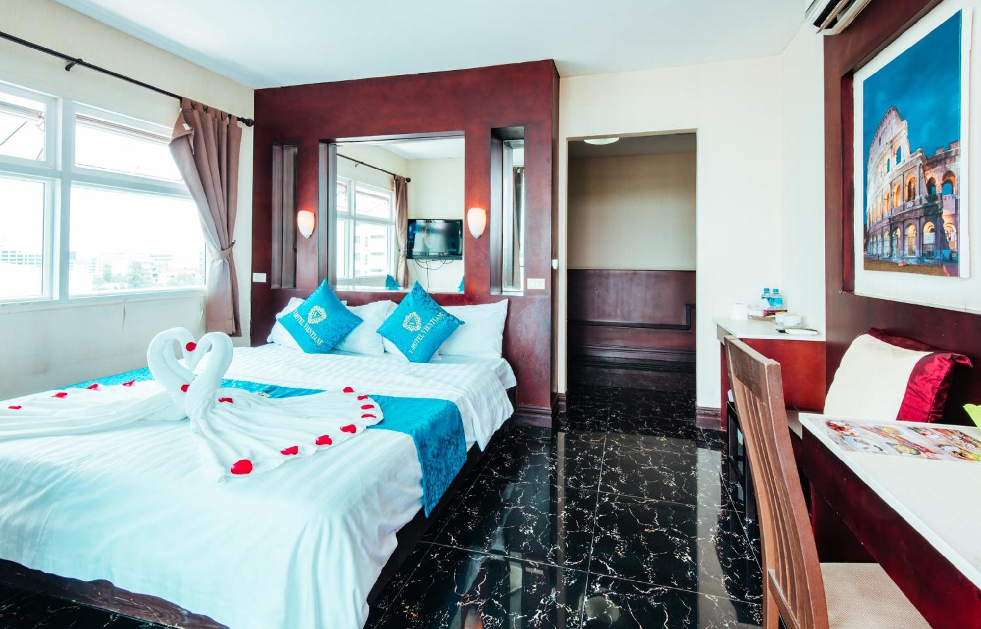 V Hotel Vientiane Exterior photo